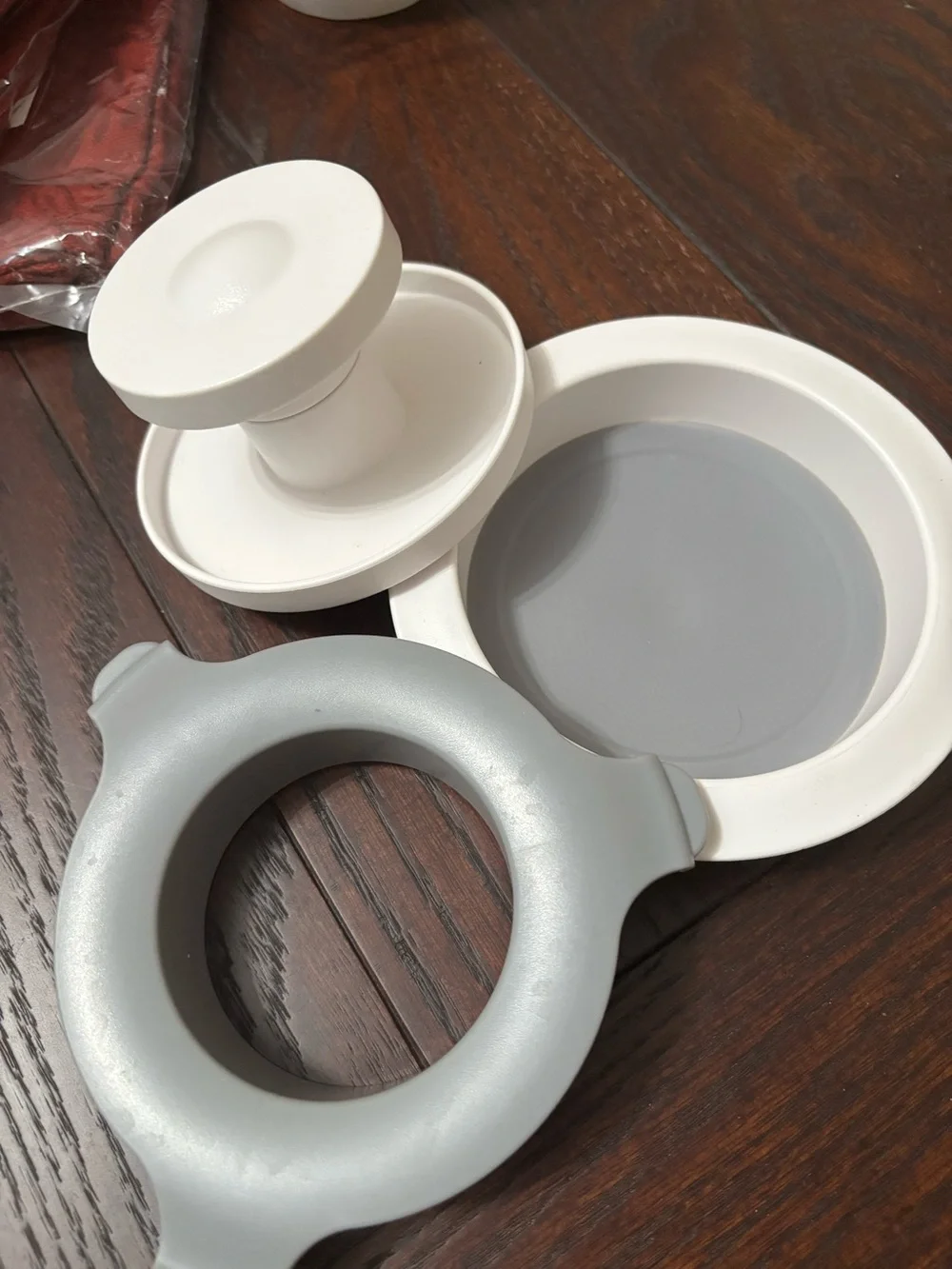 Pampered Chef burger press.